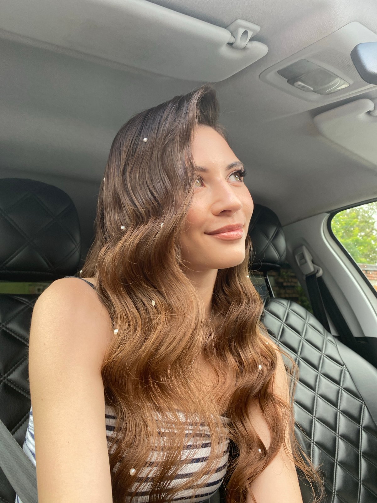 Car selfie session in Votkinsk, pearls and stripes