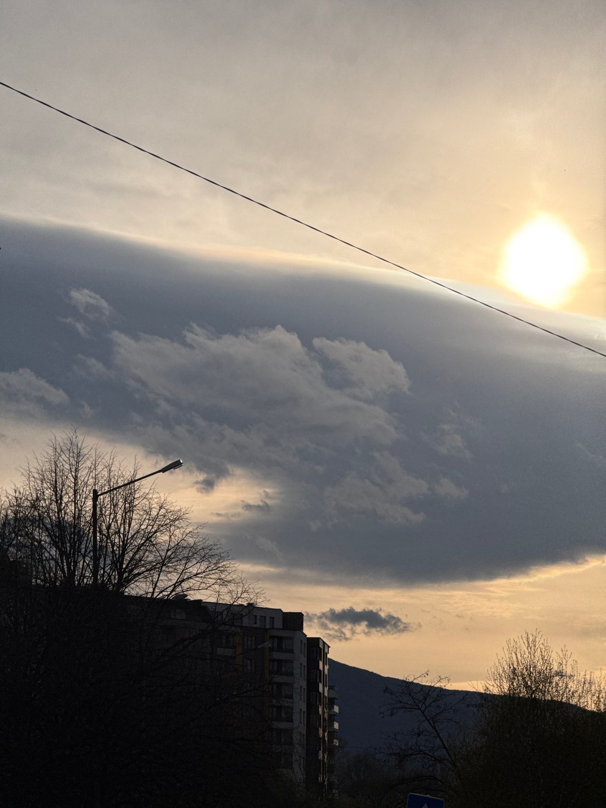 Sofia resident documents Vitosha mountain views amid spring weather