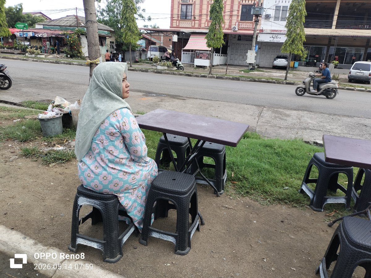 Street market life documented in Lhokseumawe, Indonesia