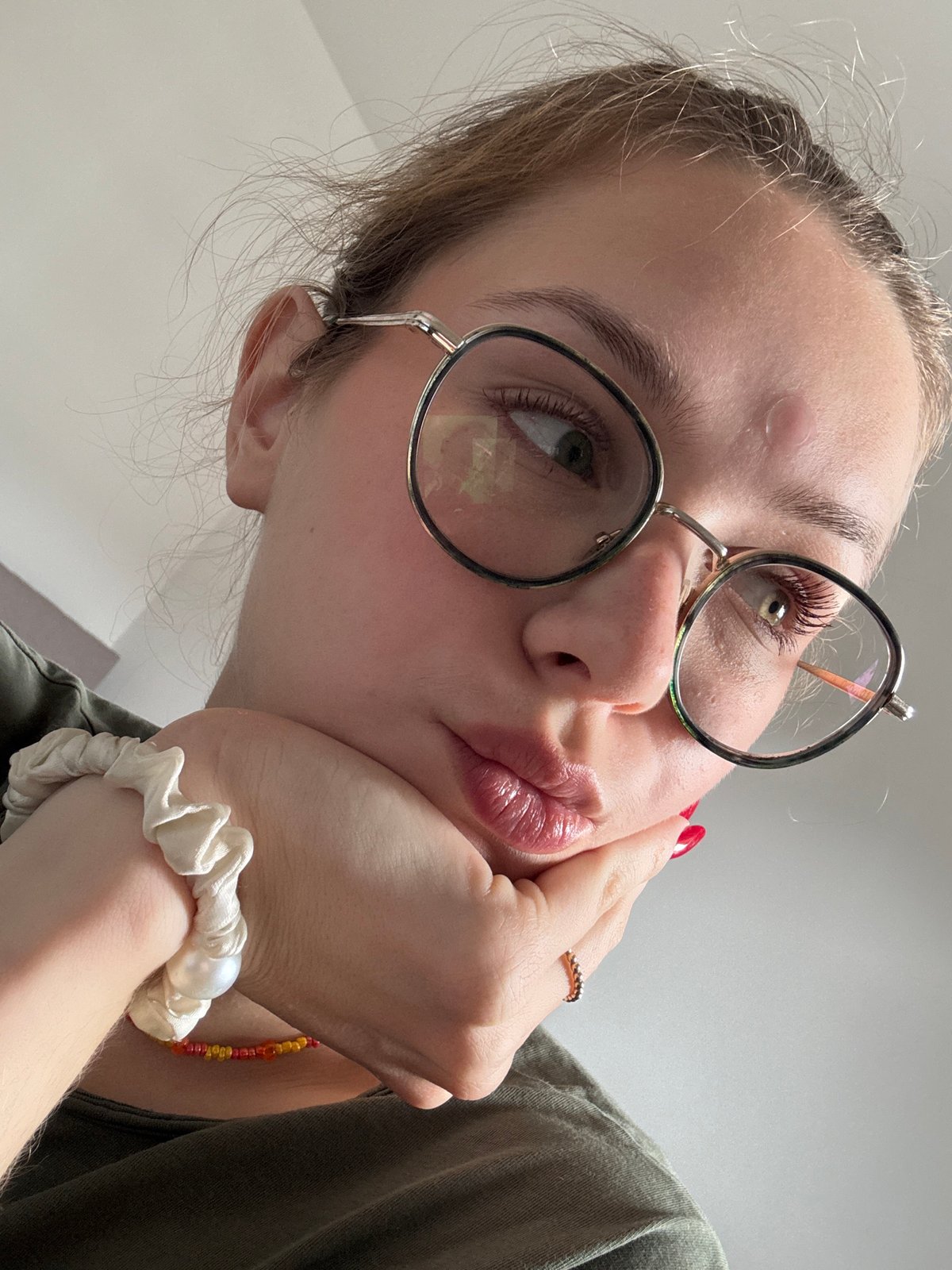 Young woman captured in casual moments in Kragujevac