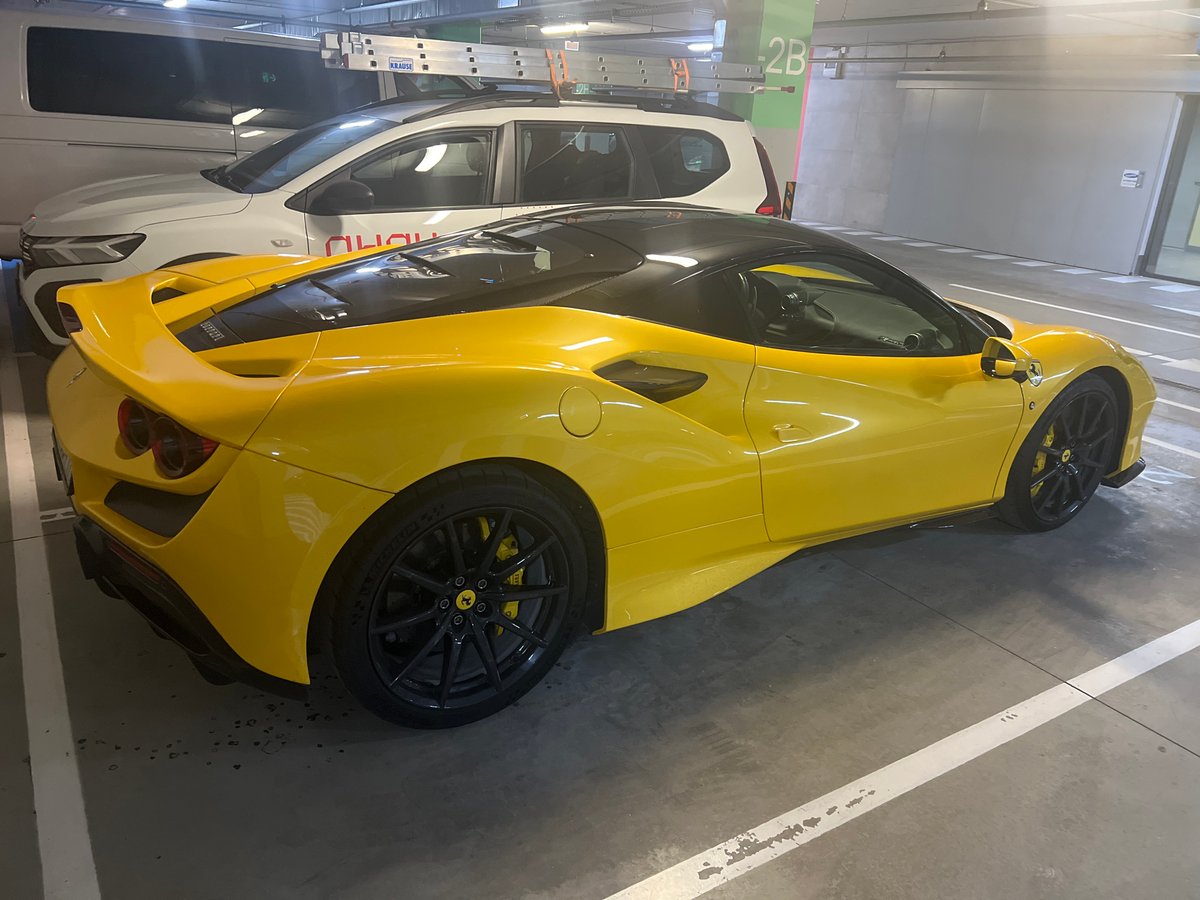 Yellow Ferrari spotted in Sofia underground parking garage