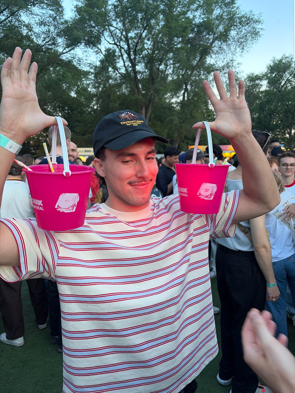 Live crowd and DJ set at Montreal's Scène Fizz festival