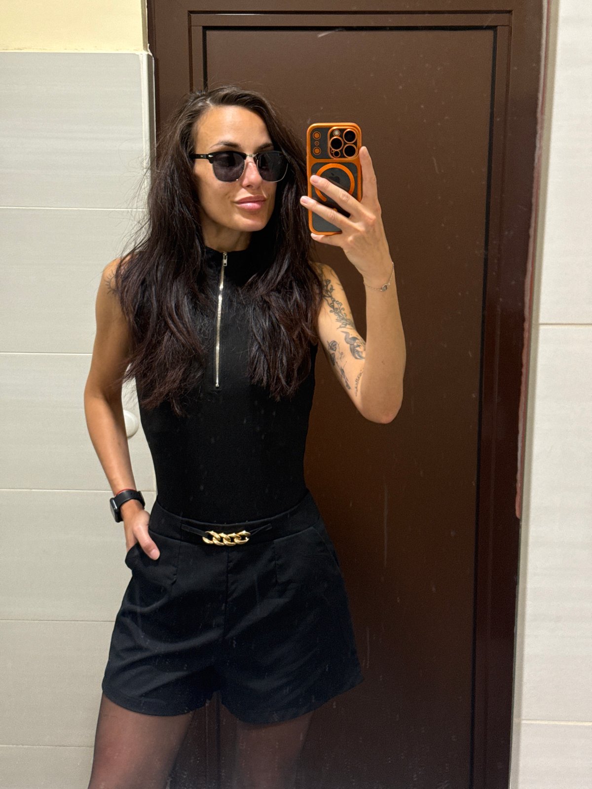 Woman takes mirror selfie in Byala Slatina bathroom