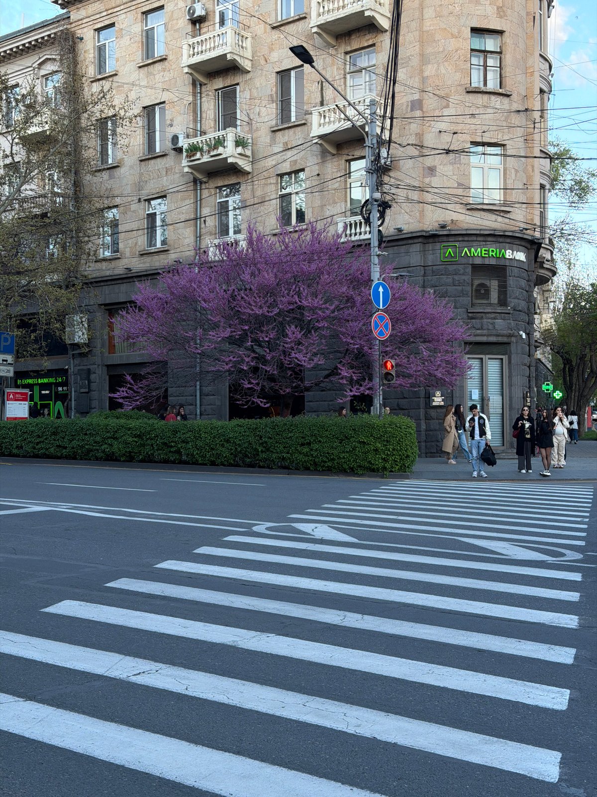 Witness captures everyday Yerevan street scenes over three hours