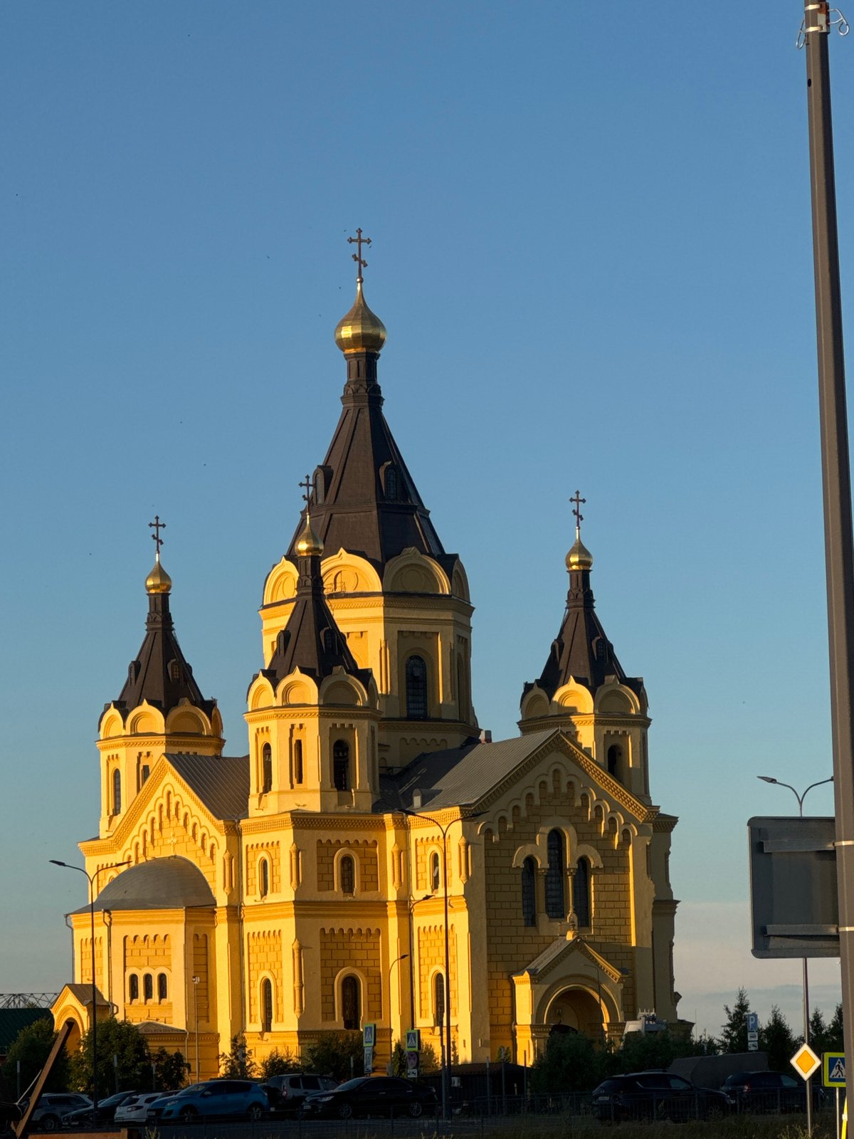 Afternoon around Nizhny Novgorod's landmarks, waterfront, and streets