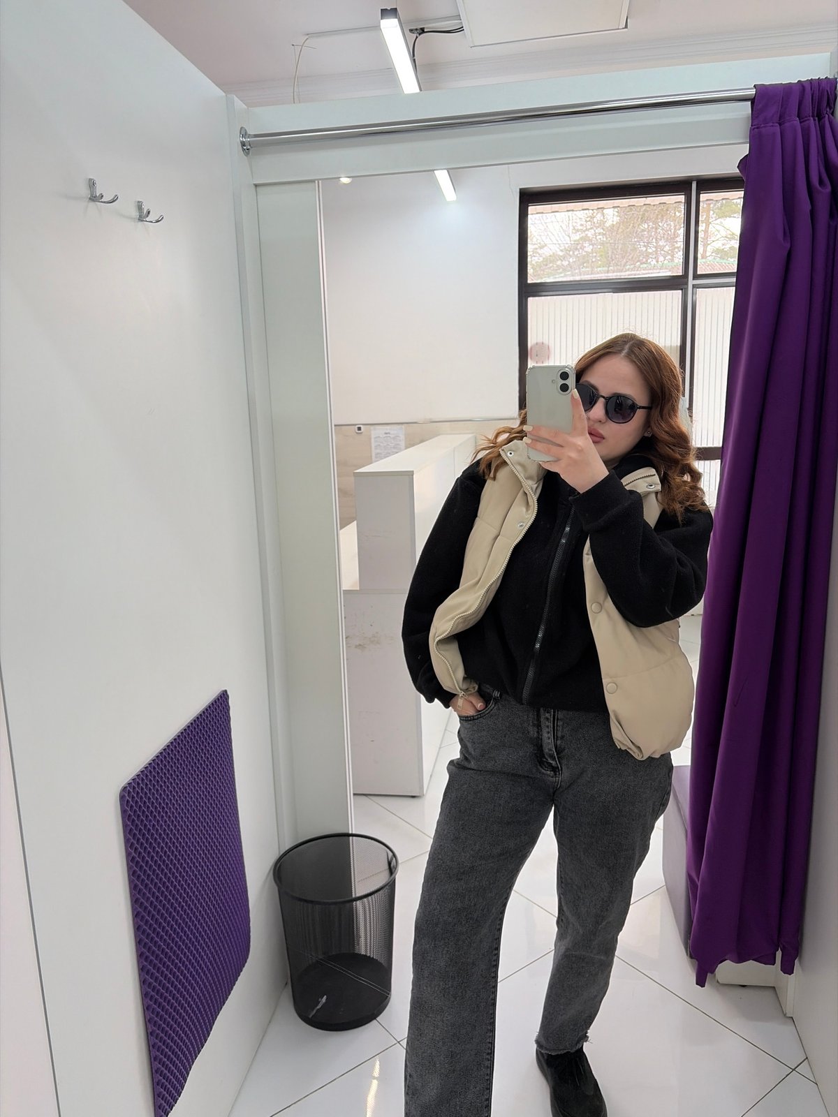 Woman documents morning outing across Novopokrovskaya venues