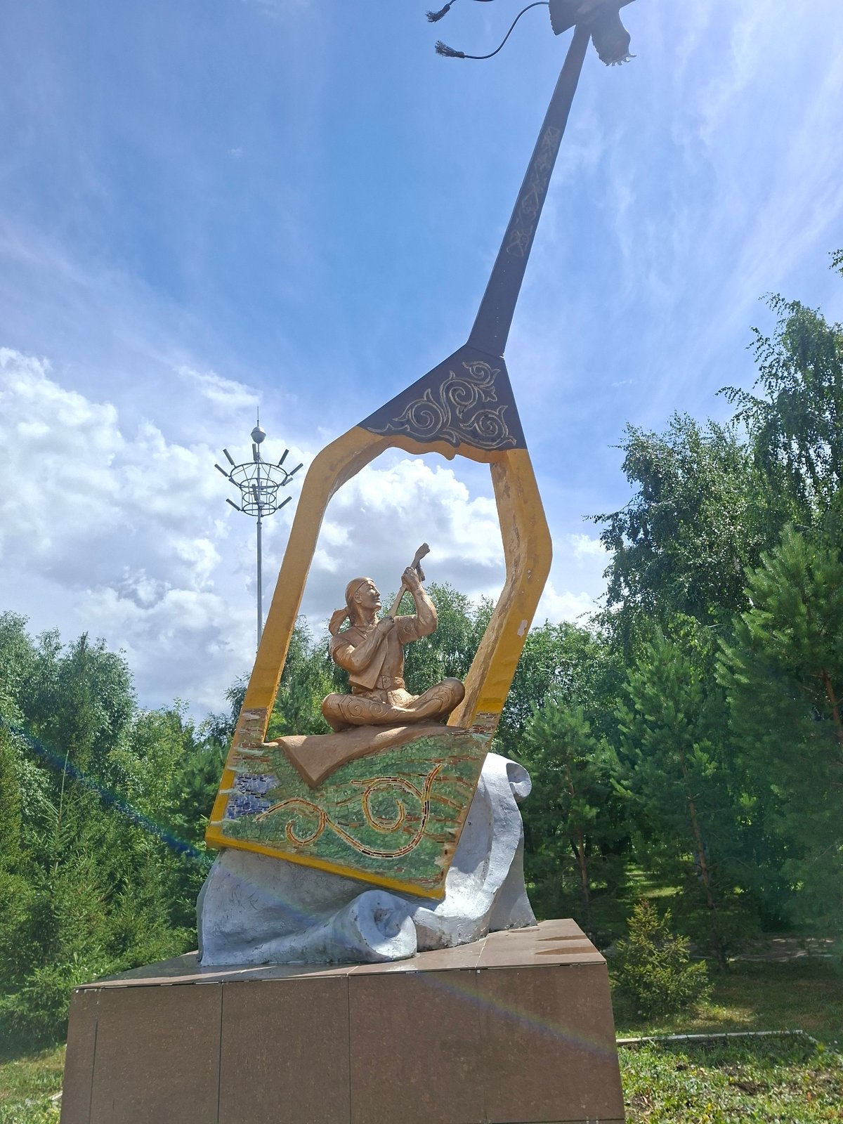 Morning around Kokshetau: fountains, monuments, and a burger