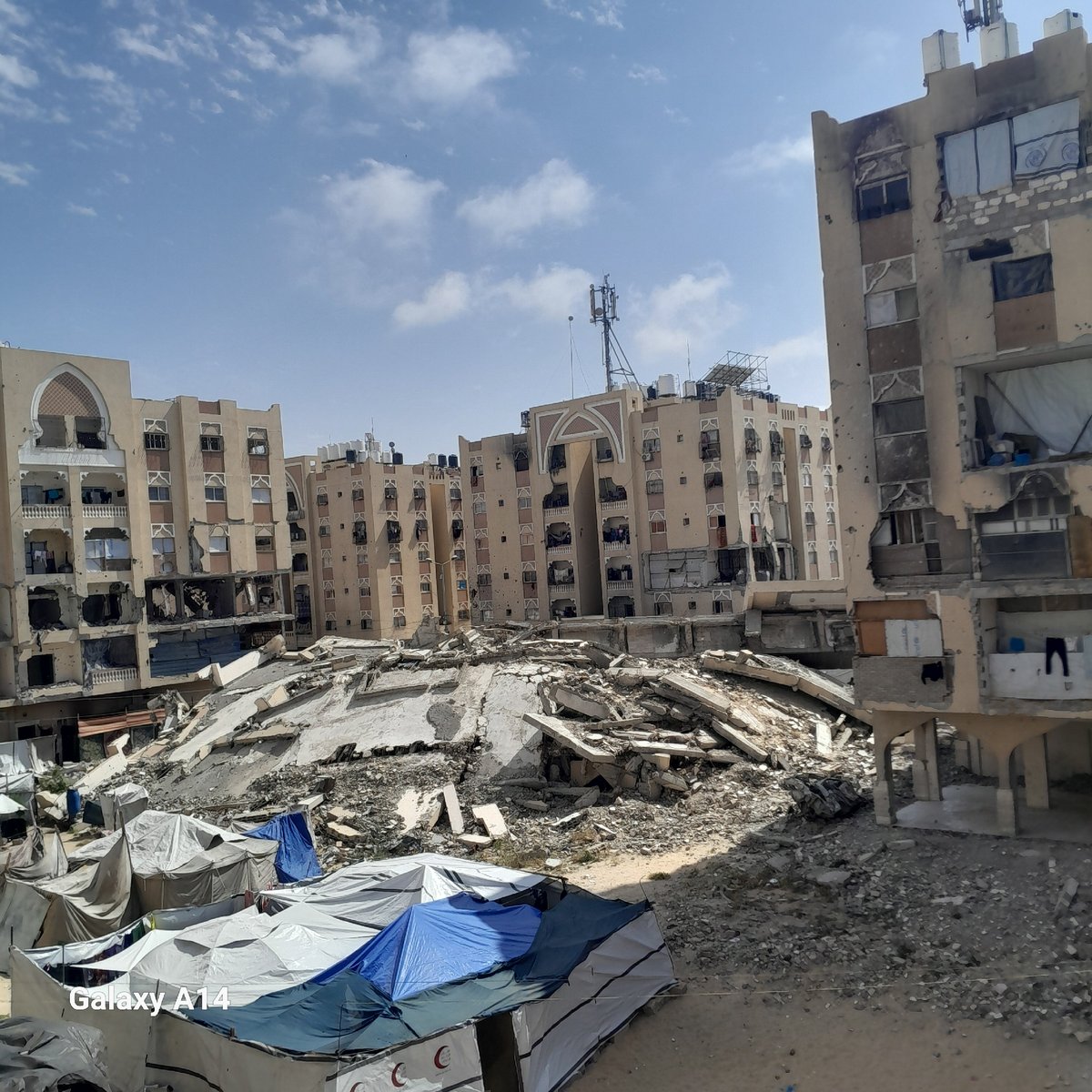 Khan Yunis residents prepare meals, children play amid hardship