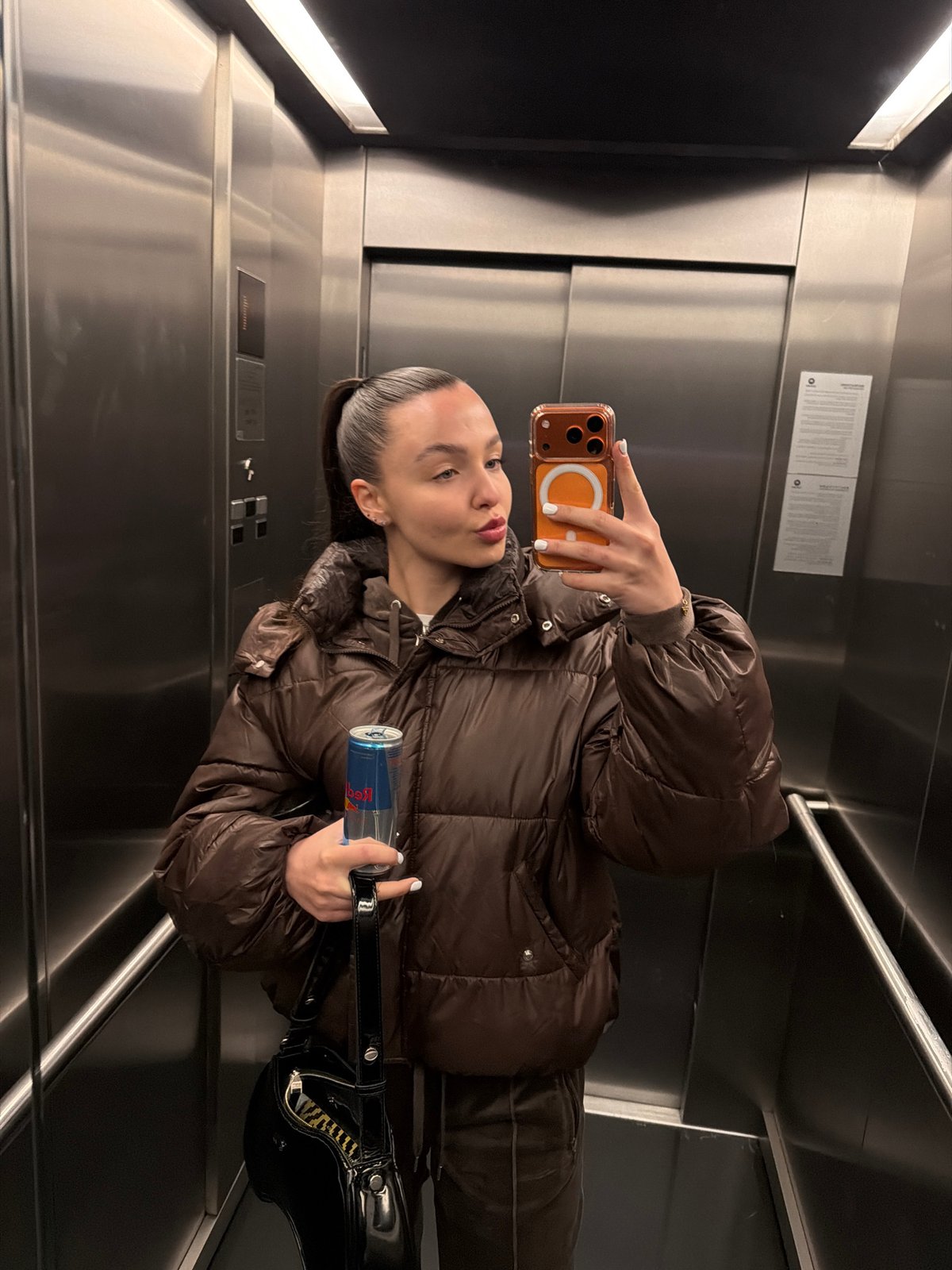 Woman Takes Early Morning Elevator Selfies in Sofia