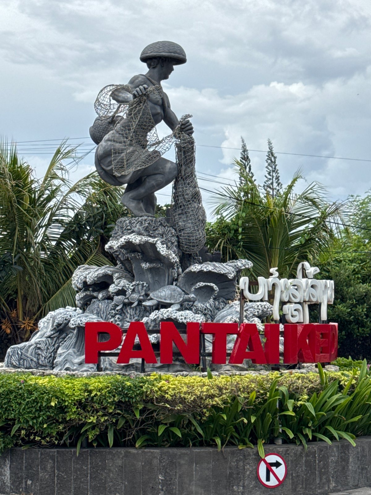 Morning snapshots capture everyday life in Kuta, Indonesia