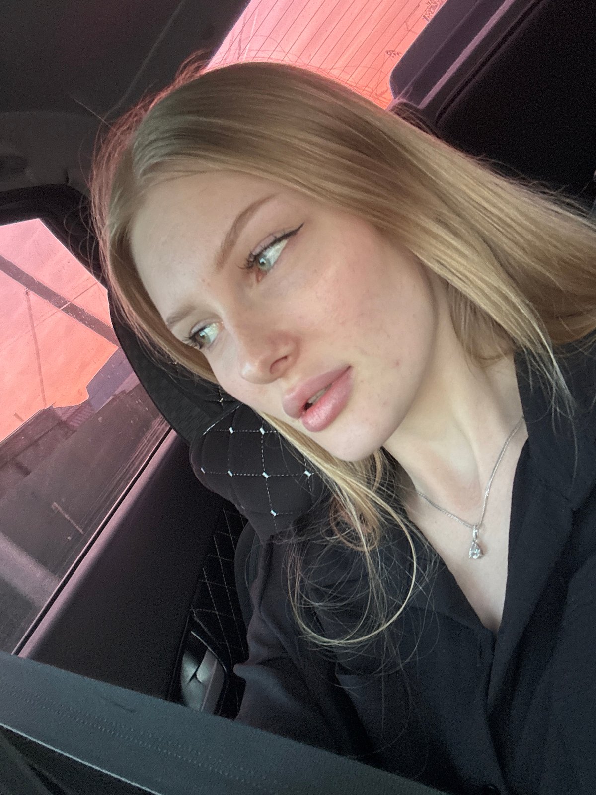 Blonde woman spotted in vehicle in Kondratovo, Russia