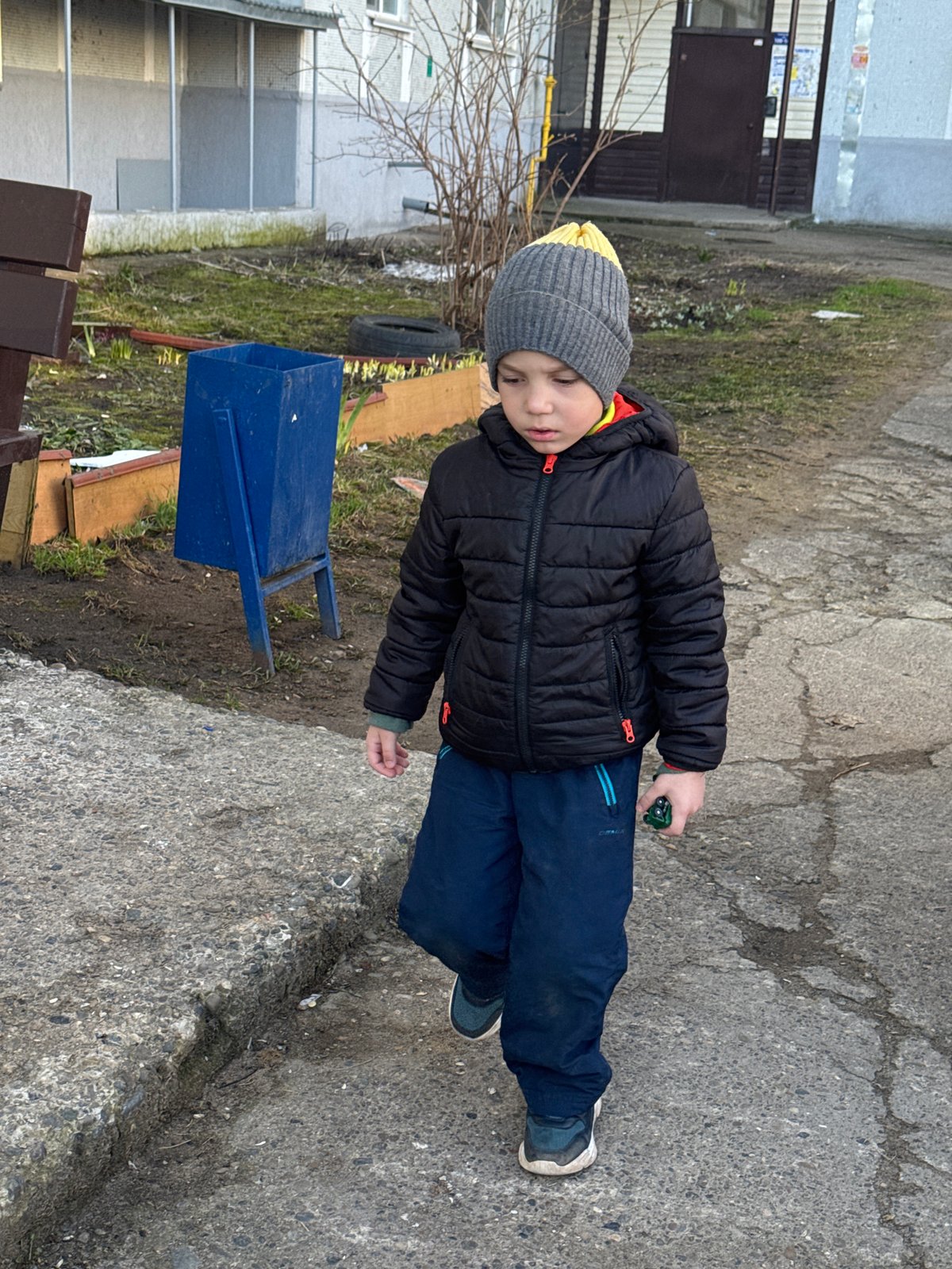 Ordinary life moments captured across Chaikovsky, Russia morning hours