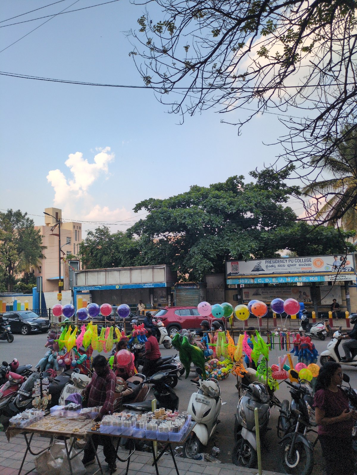 Everyday street life documented across Bengaluru in four-minute span