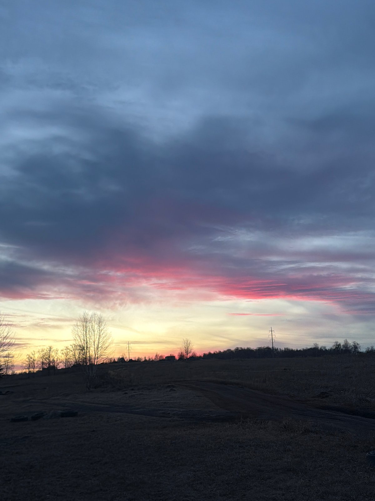 Rural and urban scenes captured minutes apart in Krasnoyarsk