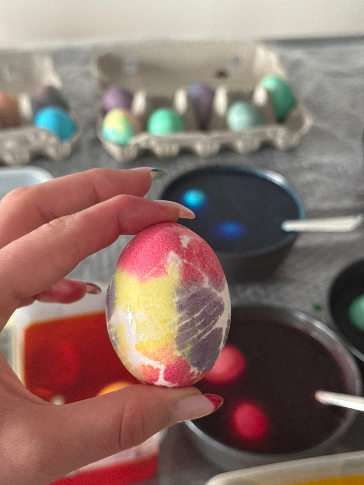 Easter egg dyeing and cooking activities documented in Vienna