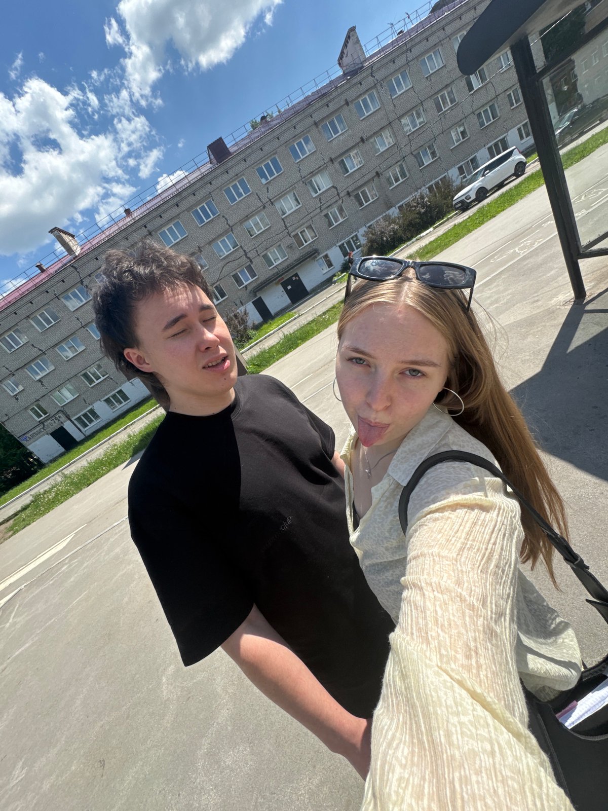 Young couple documents morning routine through selfies in Perm