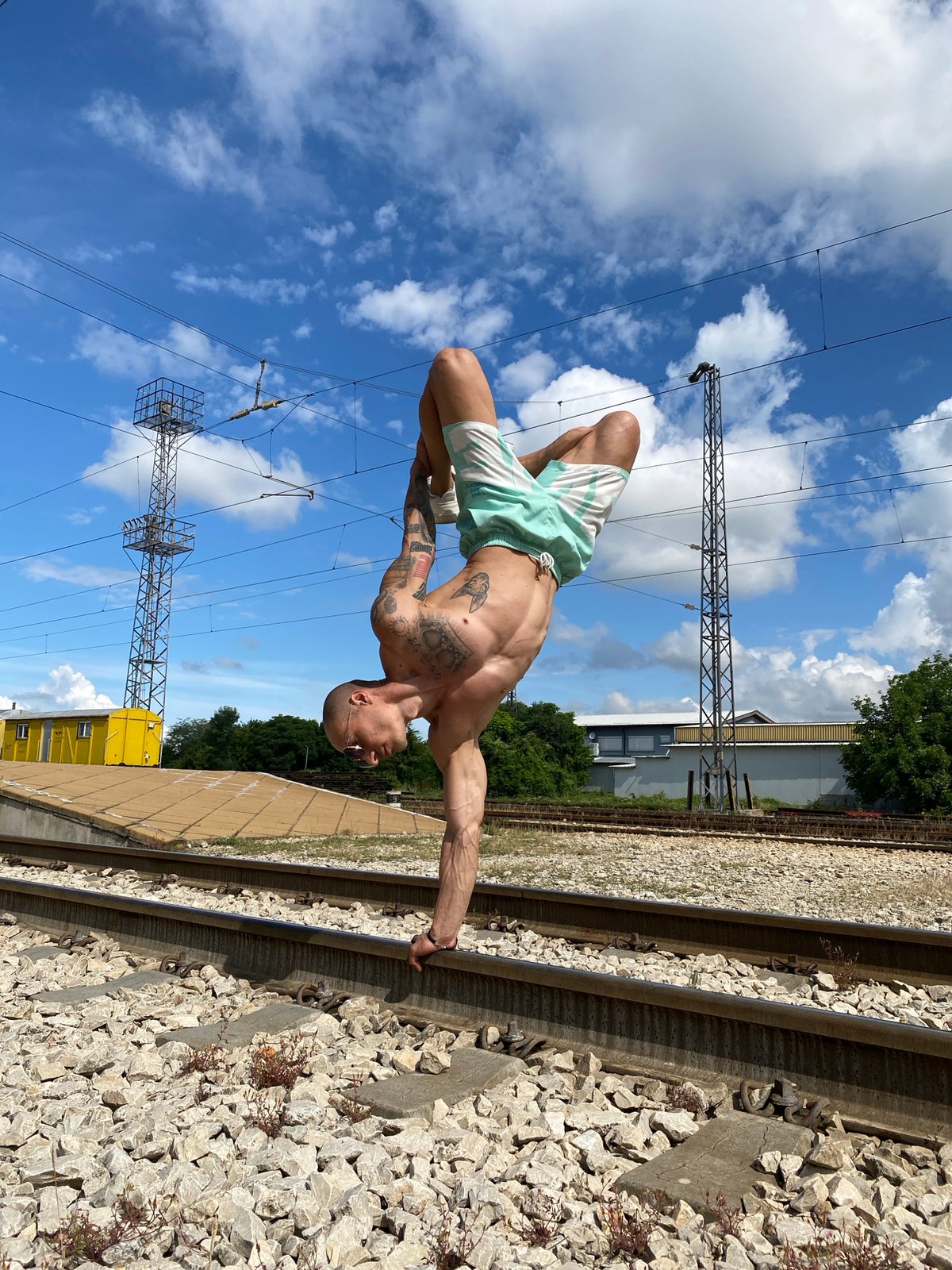 Man performs athletic stunts at Pleven railway station