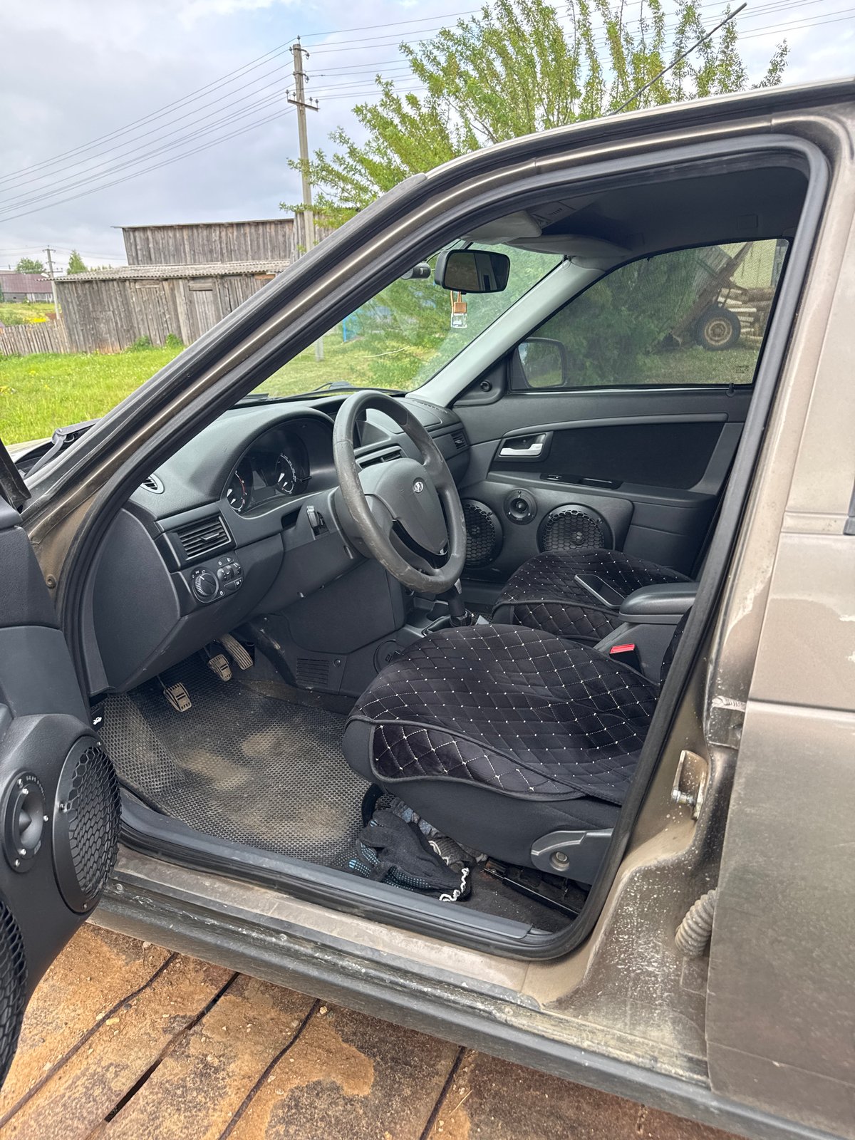Car breakdown and repair in rural Borodulino, Russia