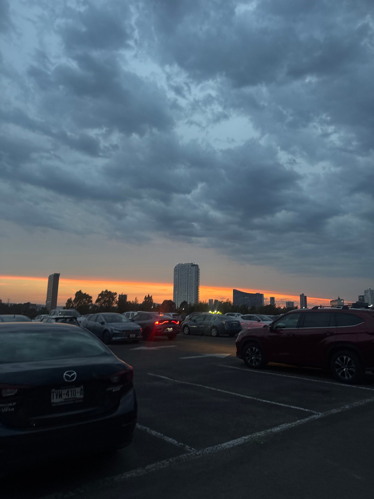 Evening scenes captured in Puebla: outdoor twilight, indoor presentation