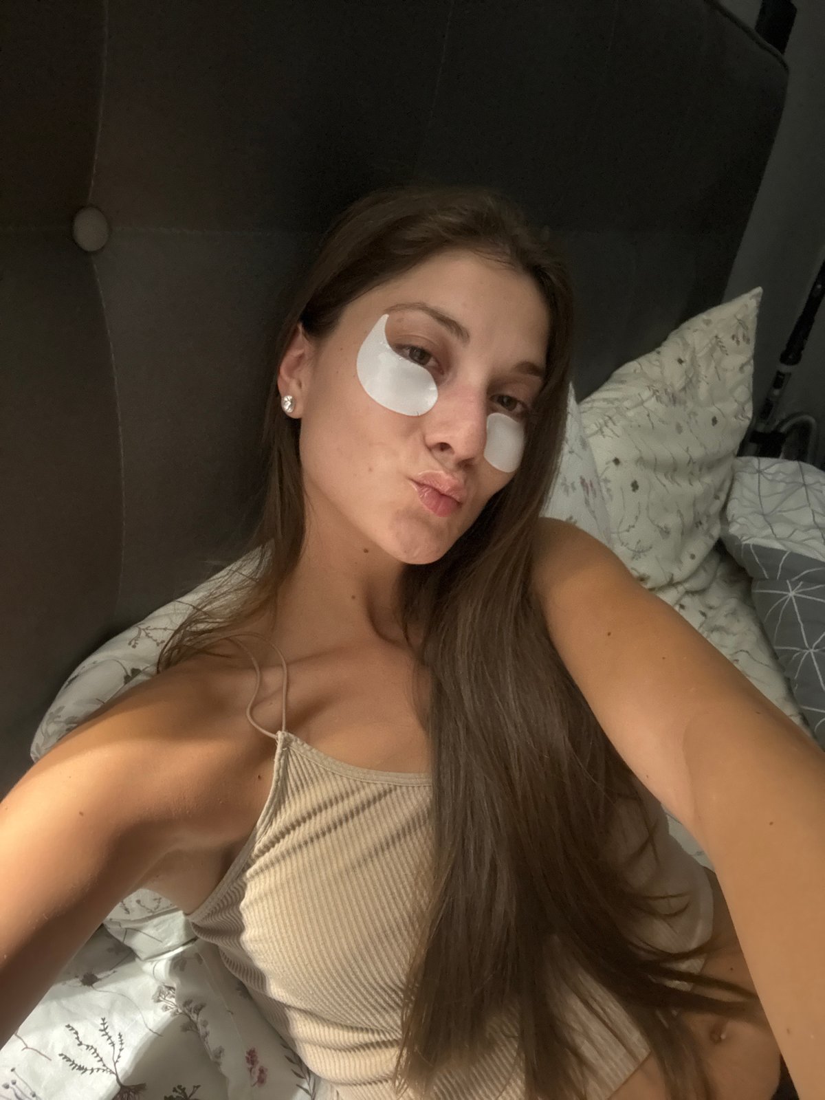 Chill evening skincare and selfies in a Burgas apartment