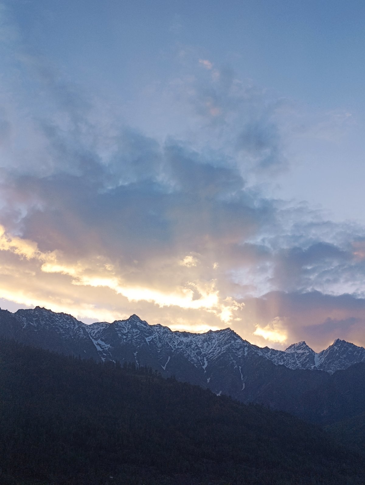 Golden hour Himalayan views from Vashisht mountain paths