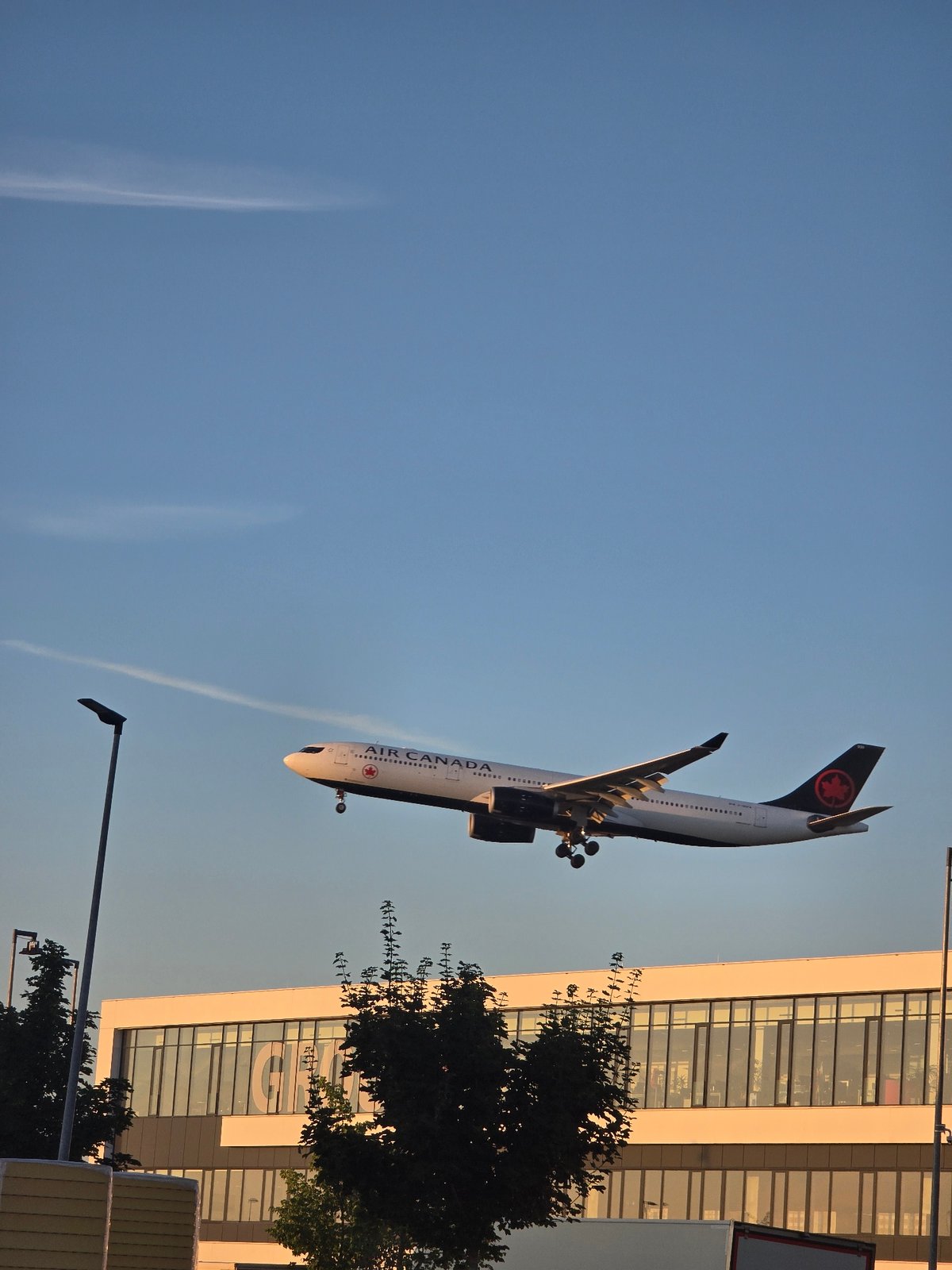 Arrivals, departures, and a porta-potty near Frankfurt Airport