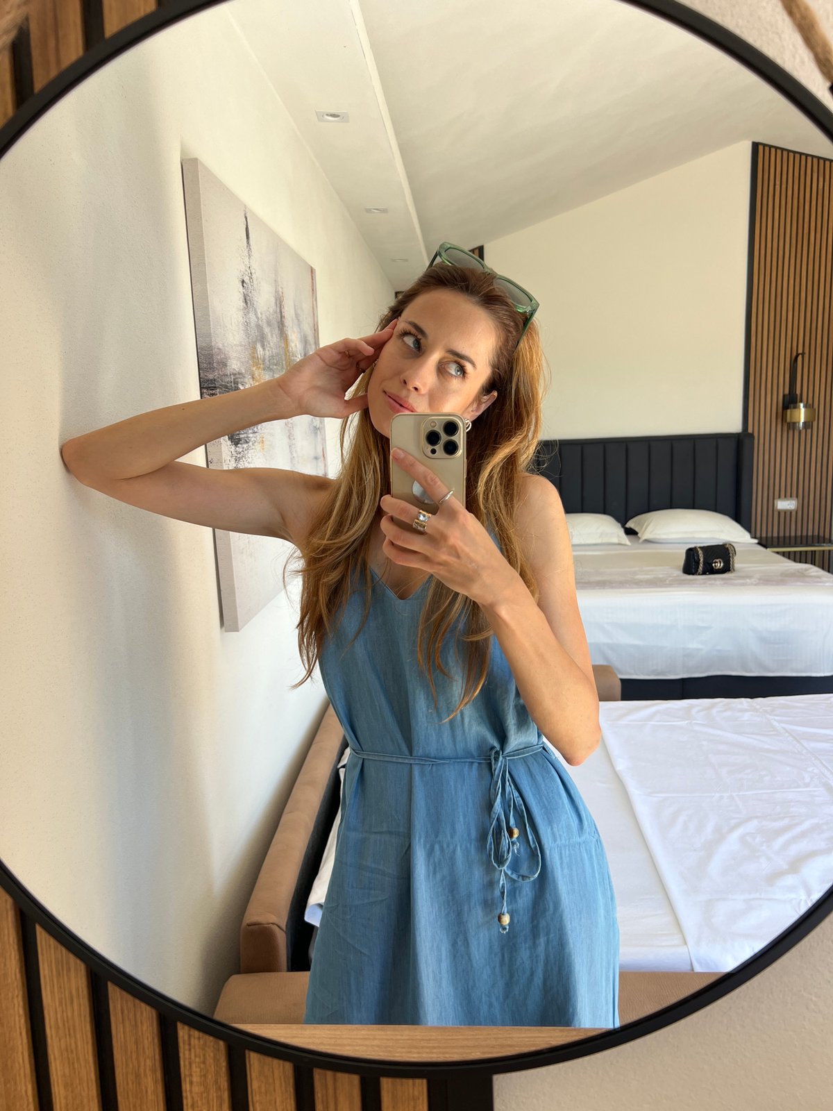Hotel day in Montenegro: poolside and selfies