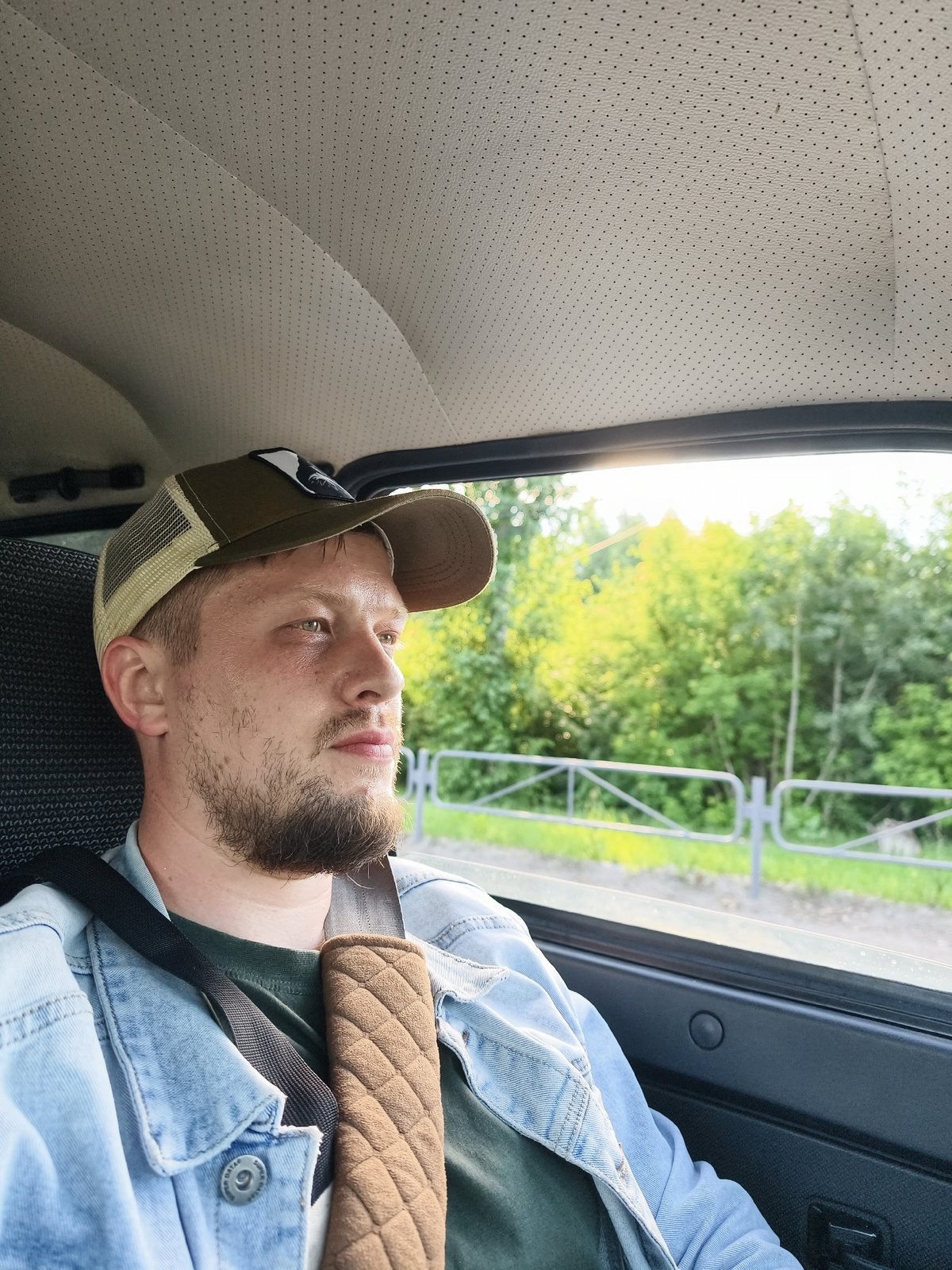 Daily life documented across Chaikovsky, Russia during summer afternoon