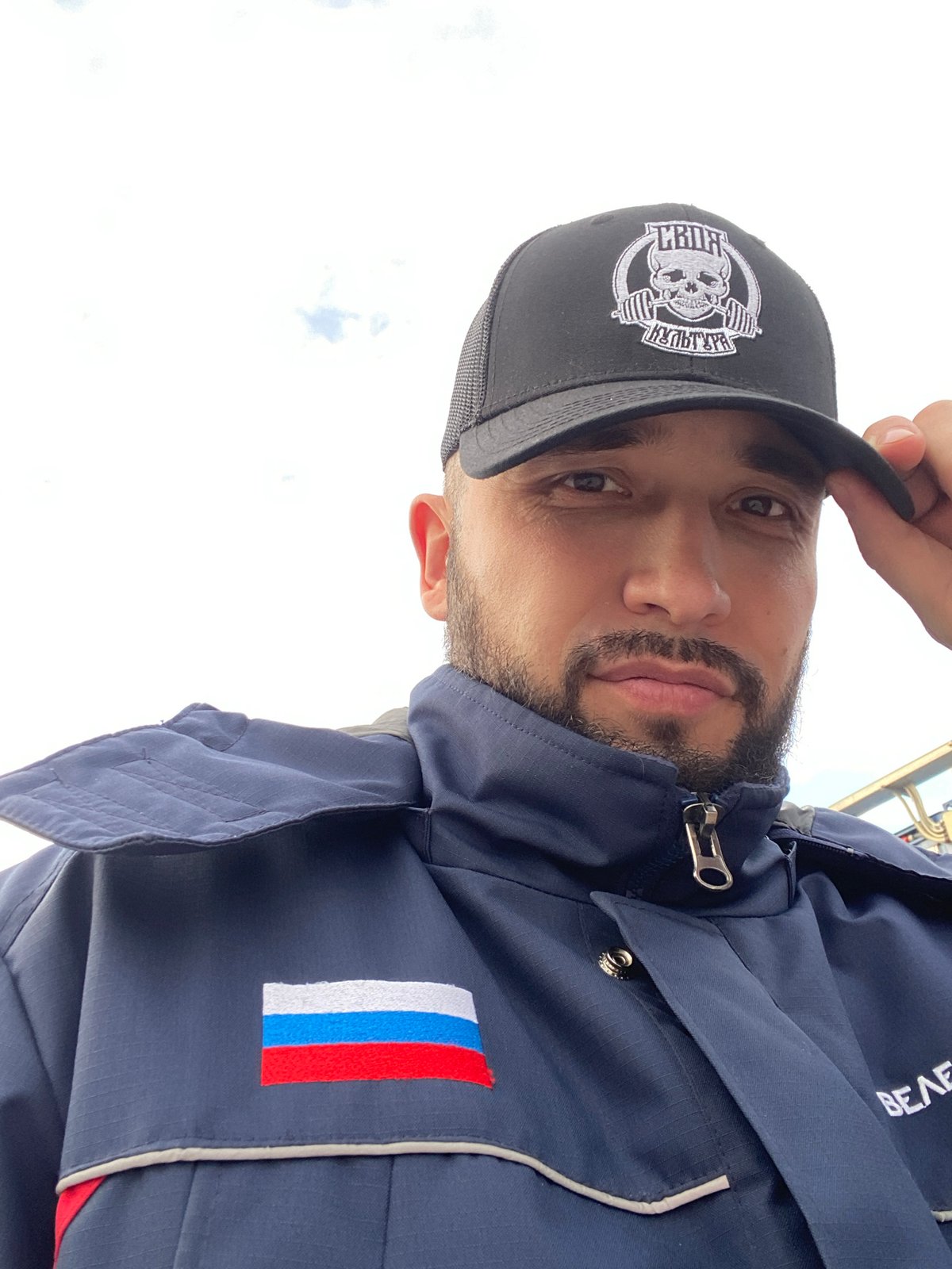 Man documents daily moments through selfies in Koskolovo, Russia