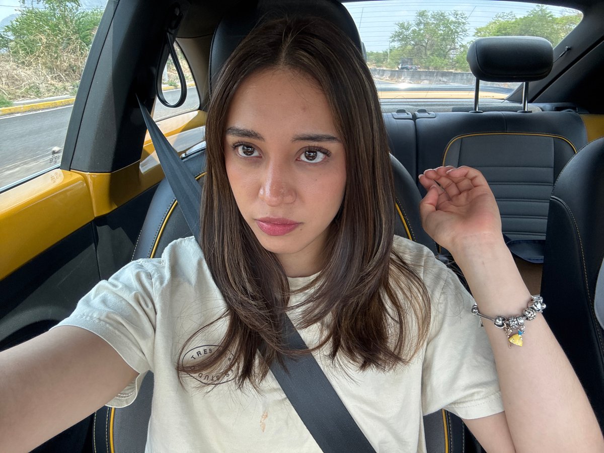 Woman photographed in car in Jantetelco, Mexico
