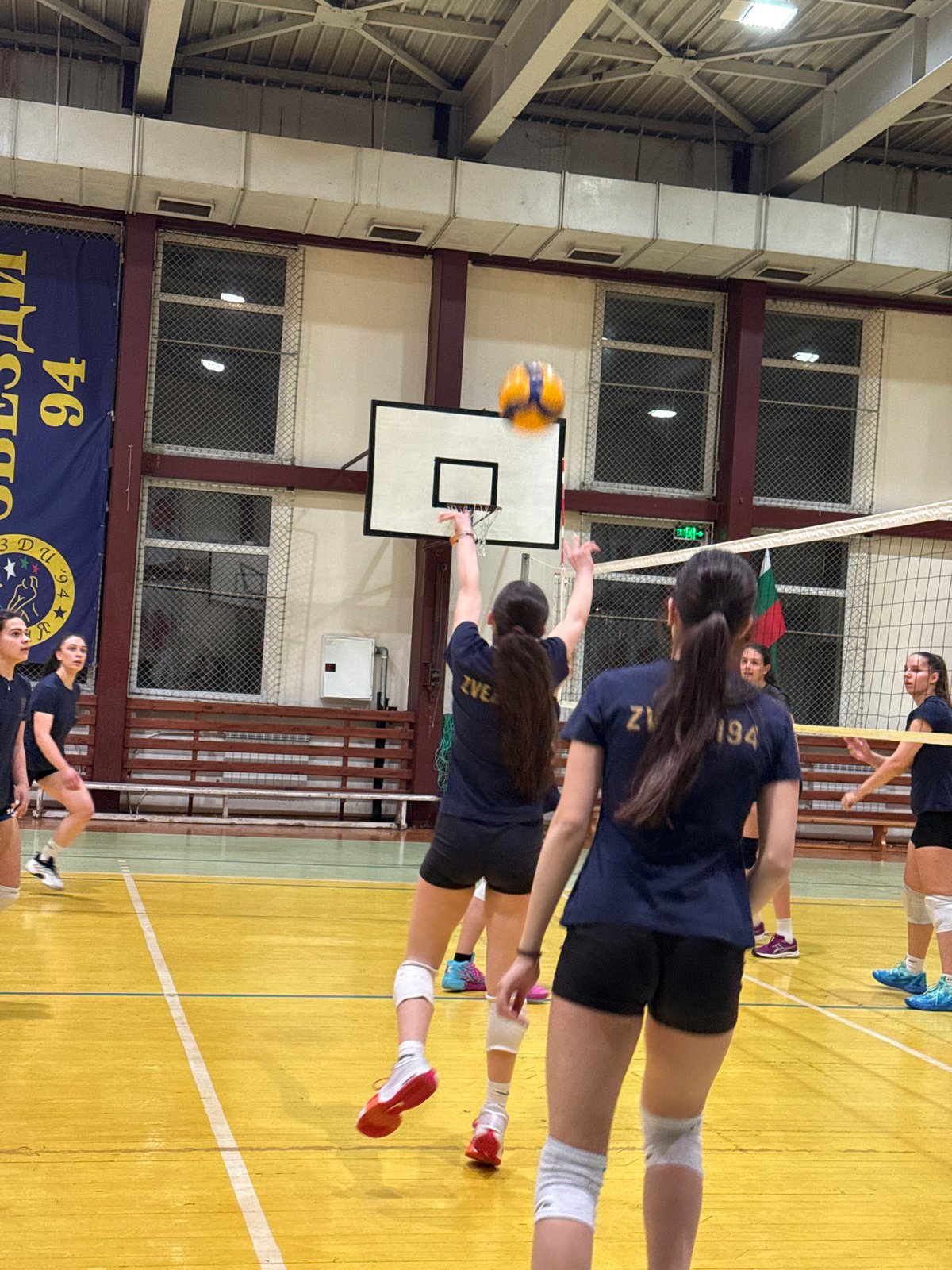 Zvezda volleyball team practices in Sofia gymnasium