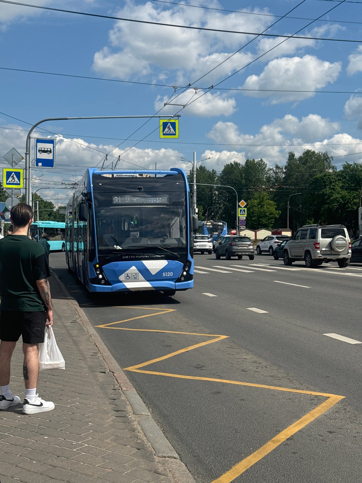 Everyday street life documented in sunny Saint Petersburg
