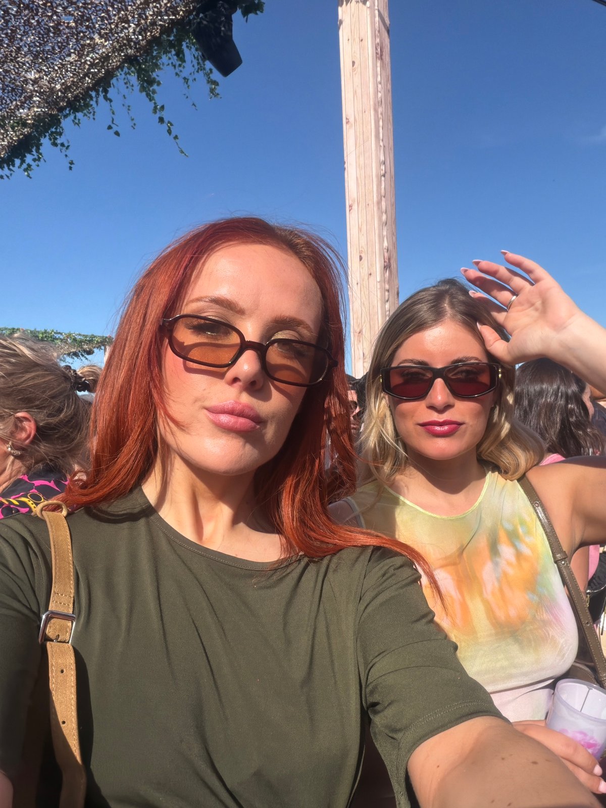 Outdoor music festival draws crowds in Paris