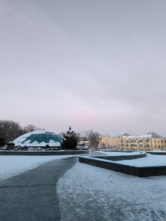 Winter weather blankets Vinnytsia with snow and ice