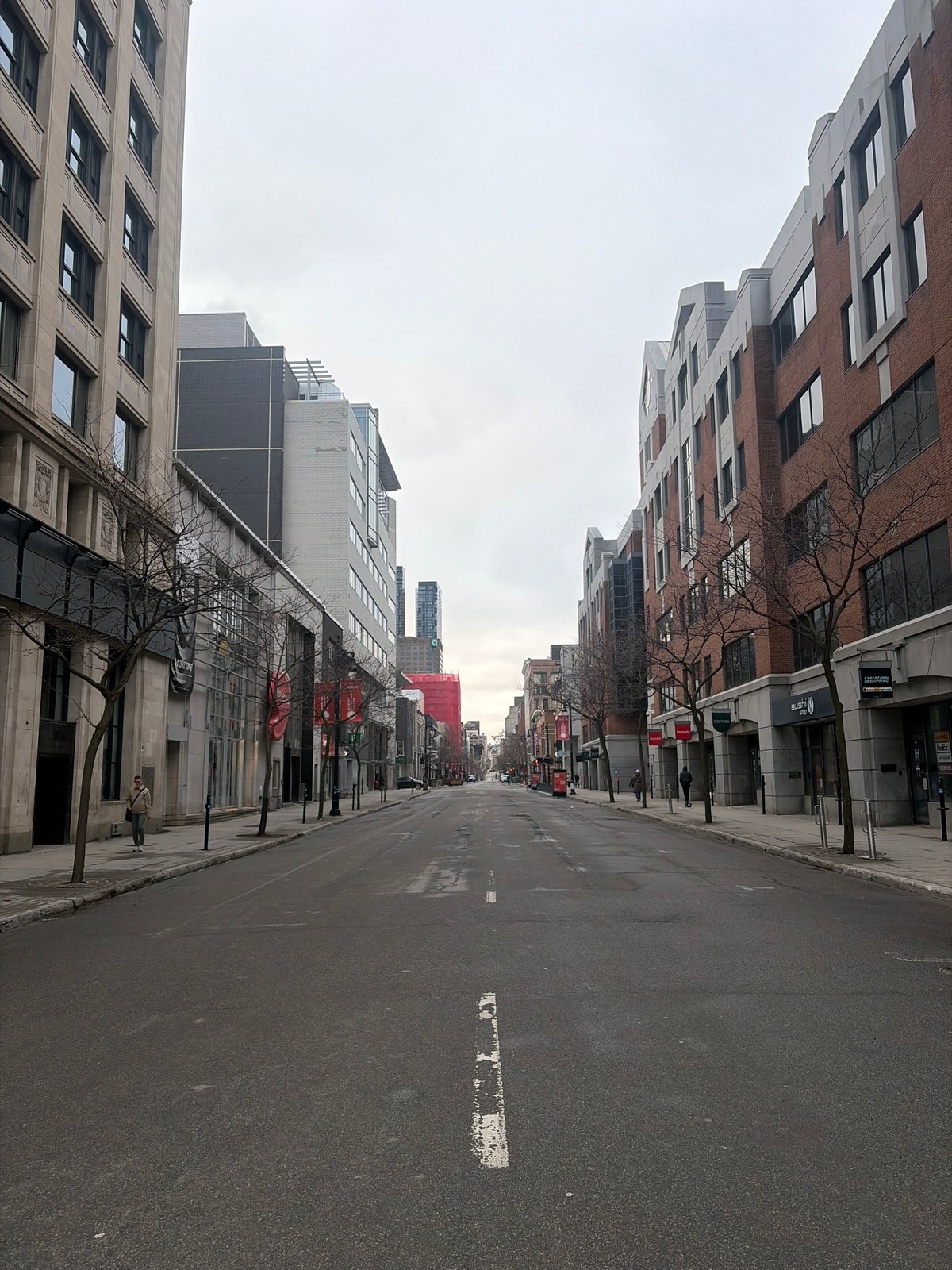 Montreal resident captures overcast morning street scenes downtown