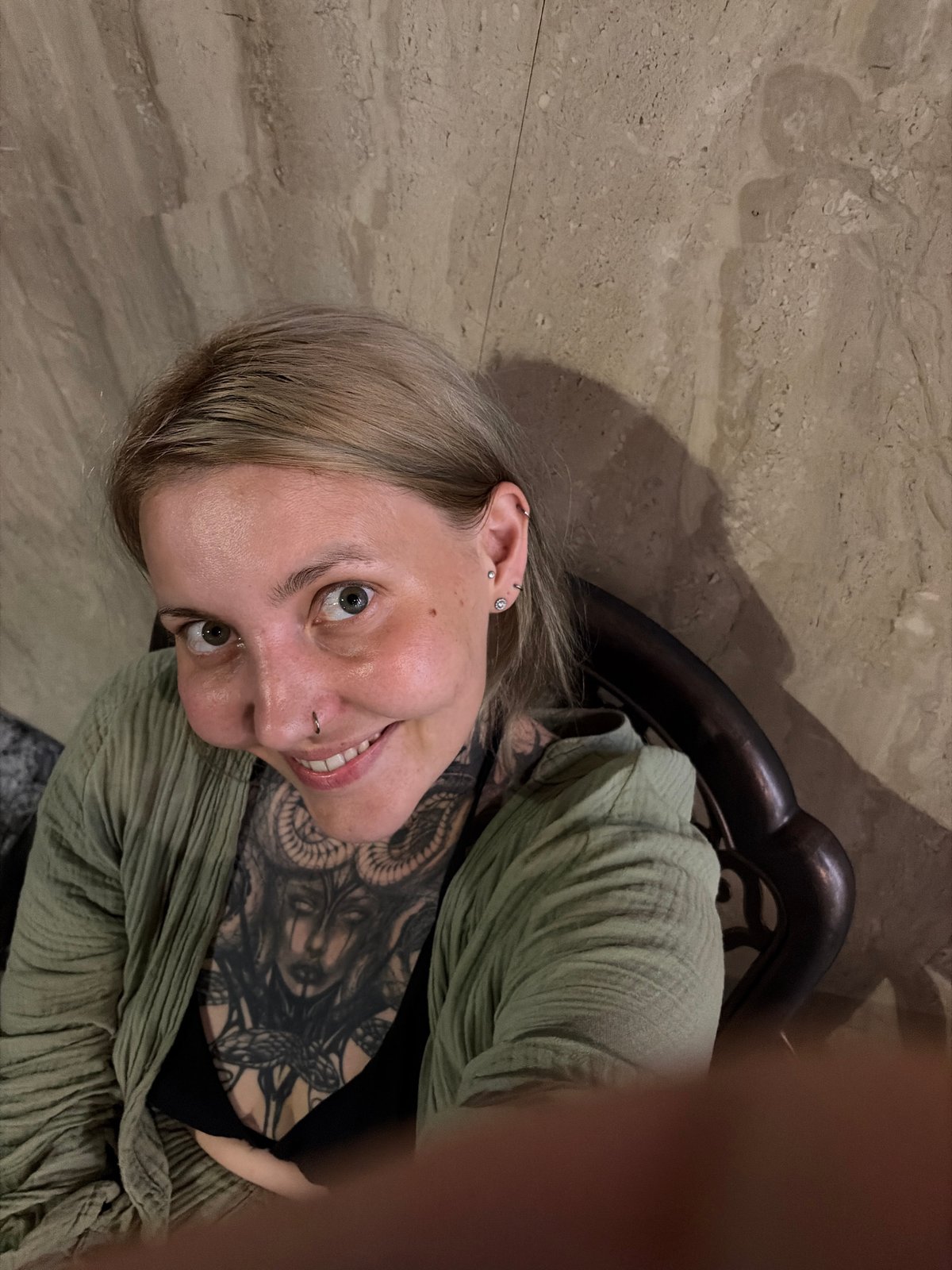 Woman takes selfies in mirrored art installation in Đà Nẵng