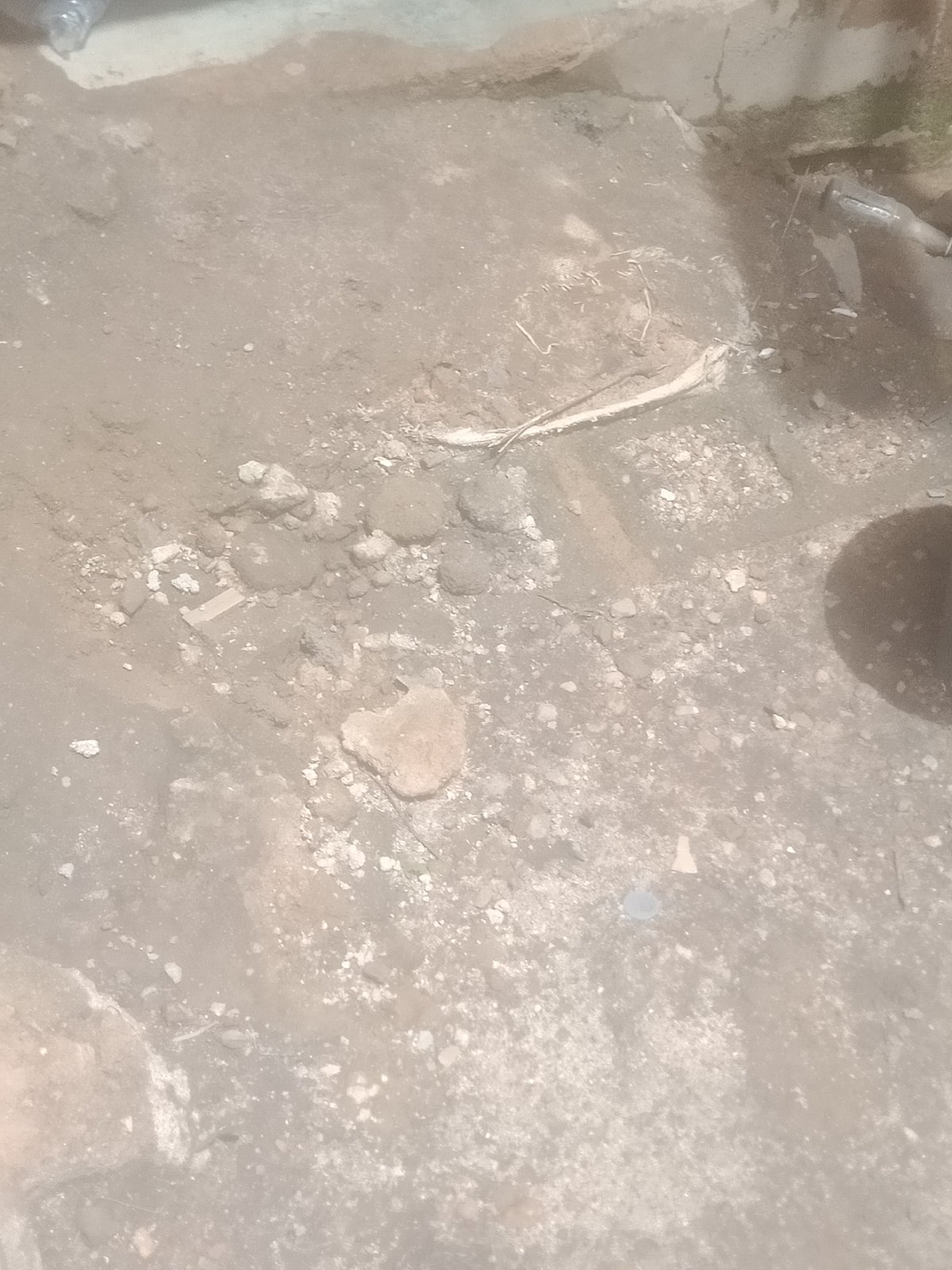 Construction site activity documented over 15 minutes