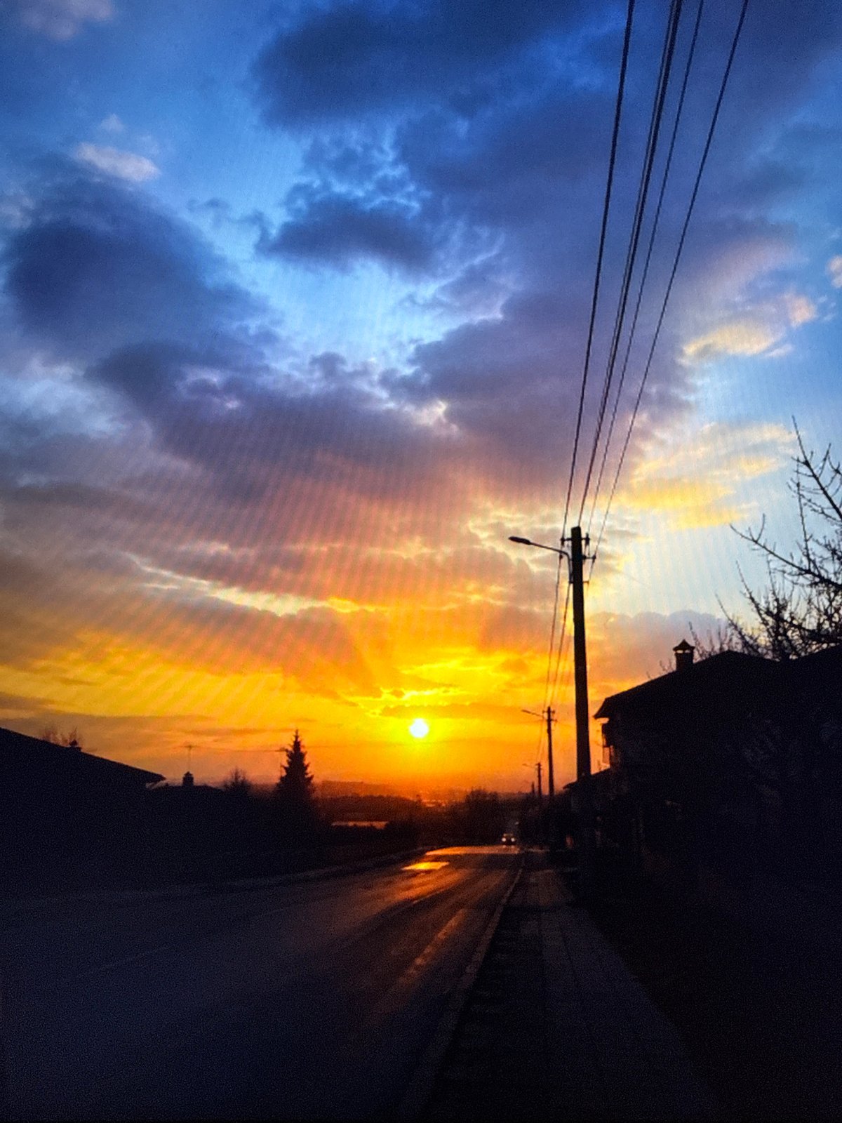 Witness captures dramatic sky, road infrastructure during daylight transition