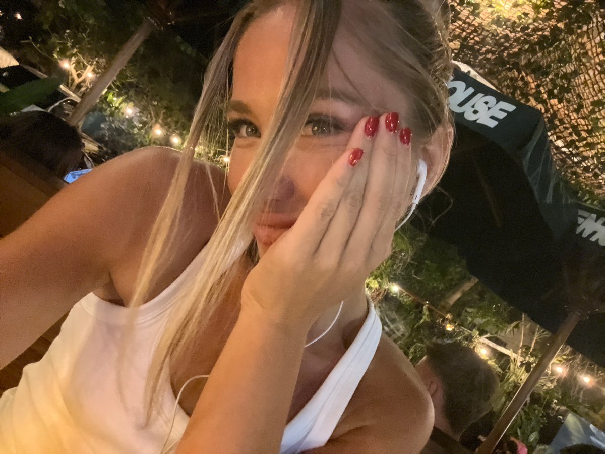 Food, drinks, and good vibes at a Mengwi jungle bar