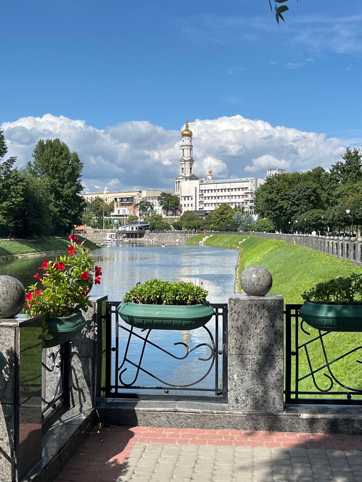 Afternoon on the Kharkiv riverfront embankment