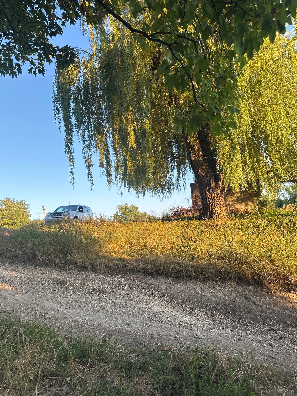 Afternoon roadside stop in rural Makiv, Ukraine