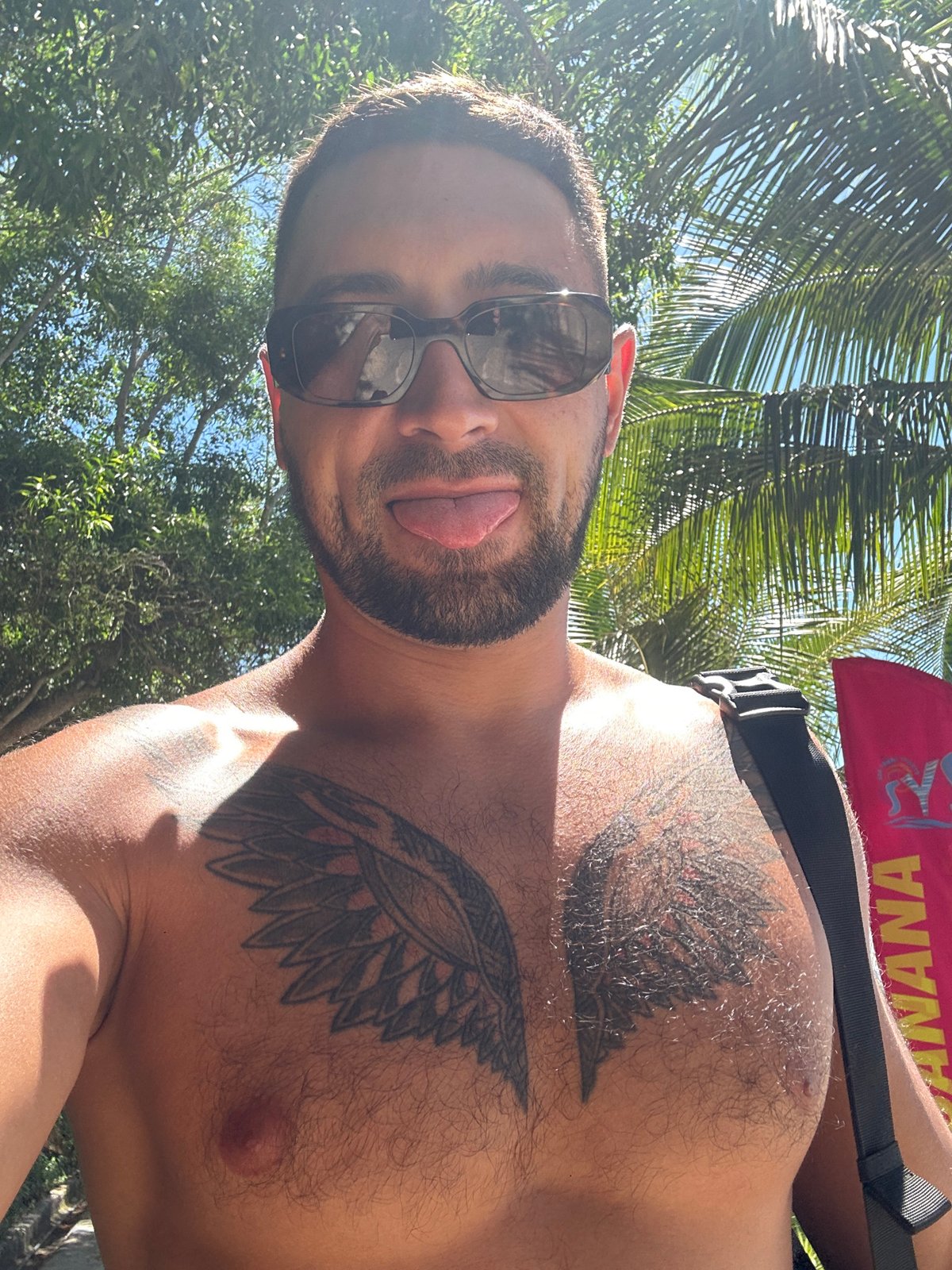 Beach morning in Nha Trang: jet skis, selfies, and tourist activity setups