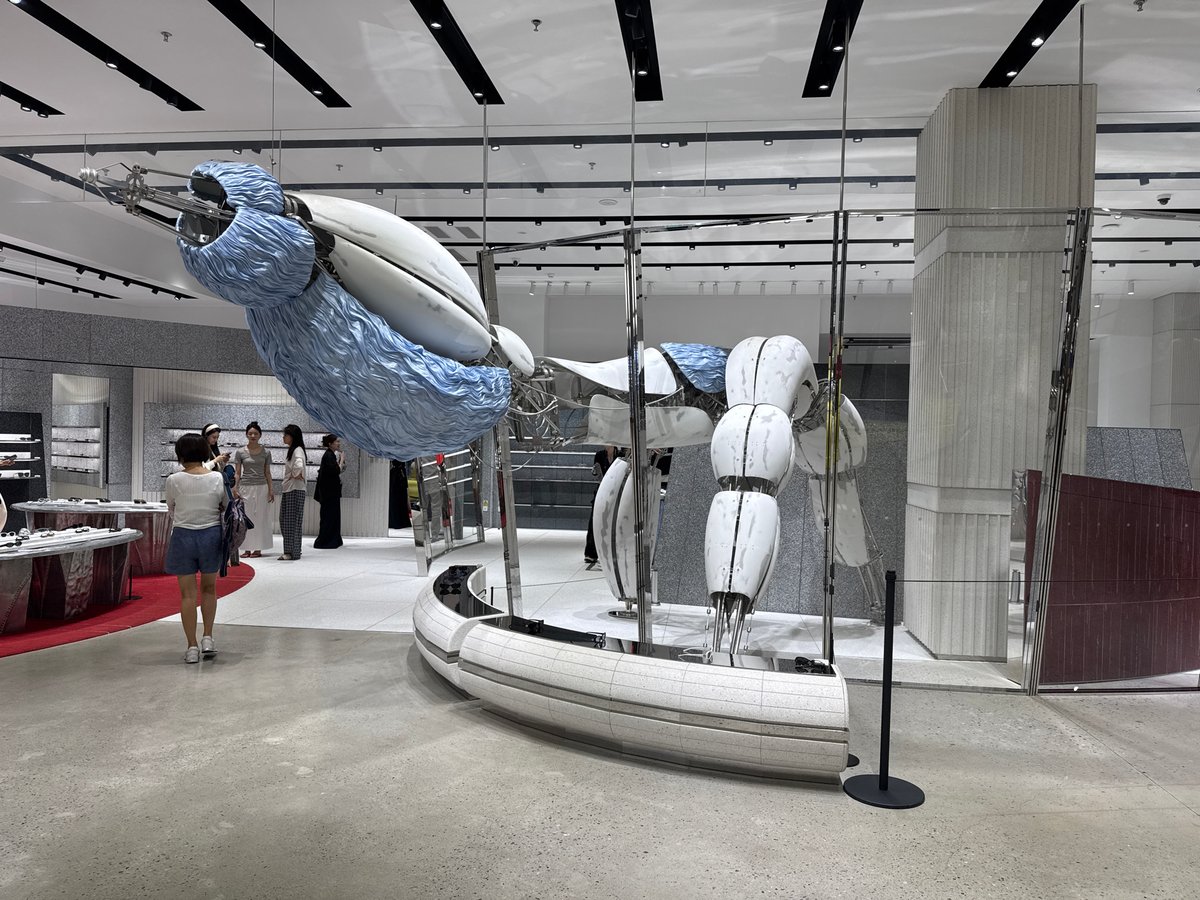 Art installations featuring elephant, human sculptures spotted in Nanshan District