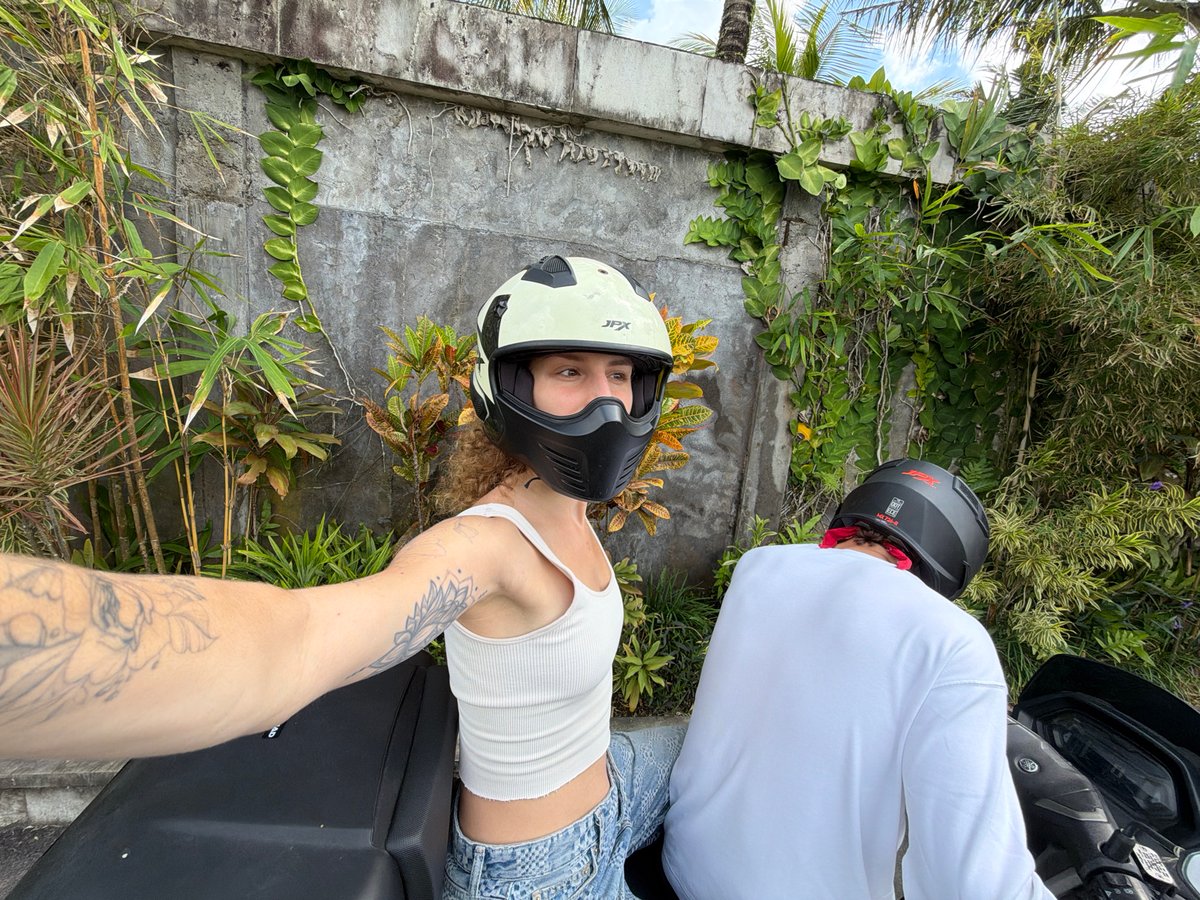 Scooter tour and coastal walk in Kediri, Indonesia