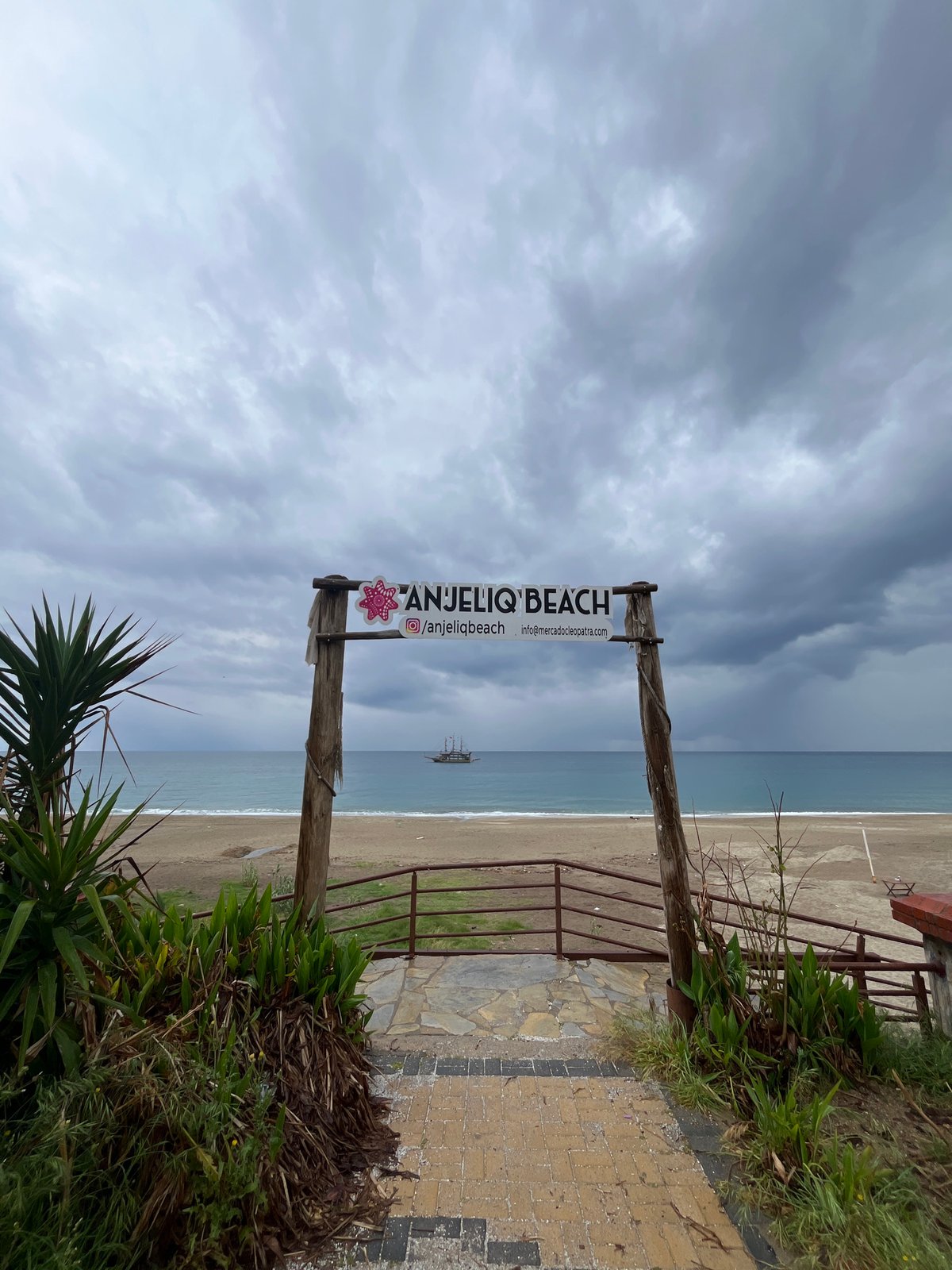 Overcast morning documented at Alanya beach and waterfront promenade