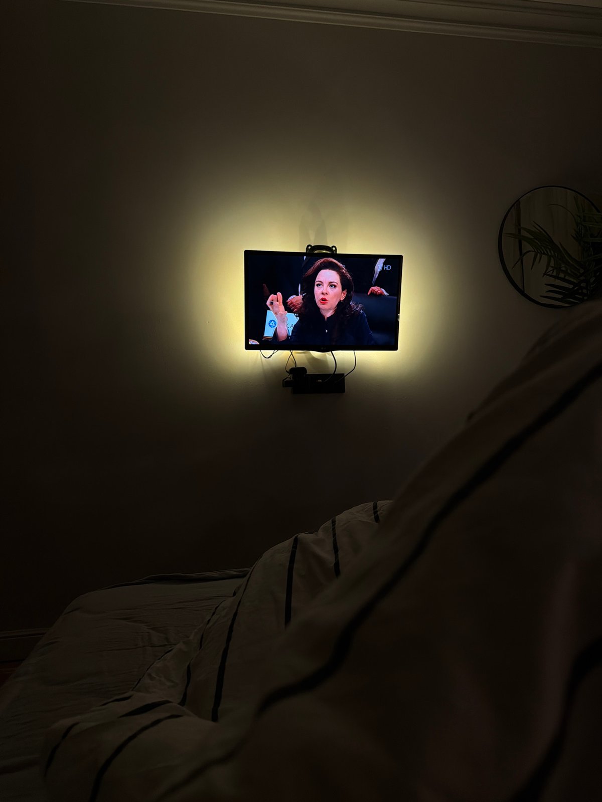 Television broadcast with ambient lighting observed in Khimki residence