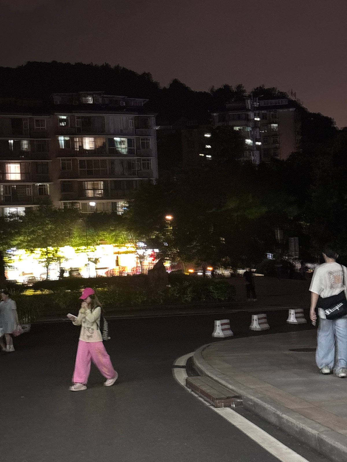 Nighttime urban scenes documented across Nan'an District, China
