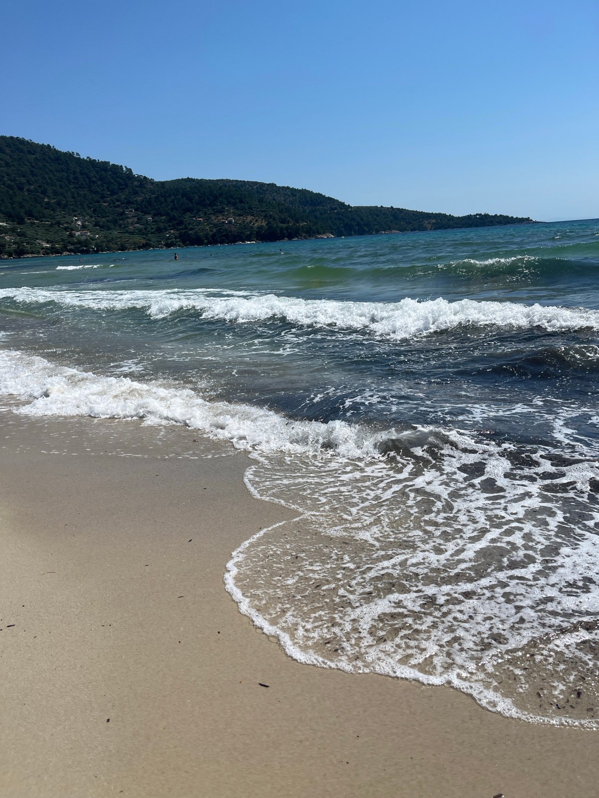 Mediterranean coastal life captured in 30 summer morning memories