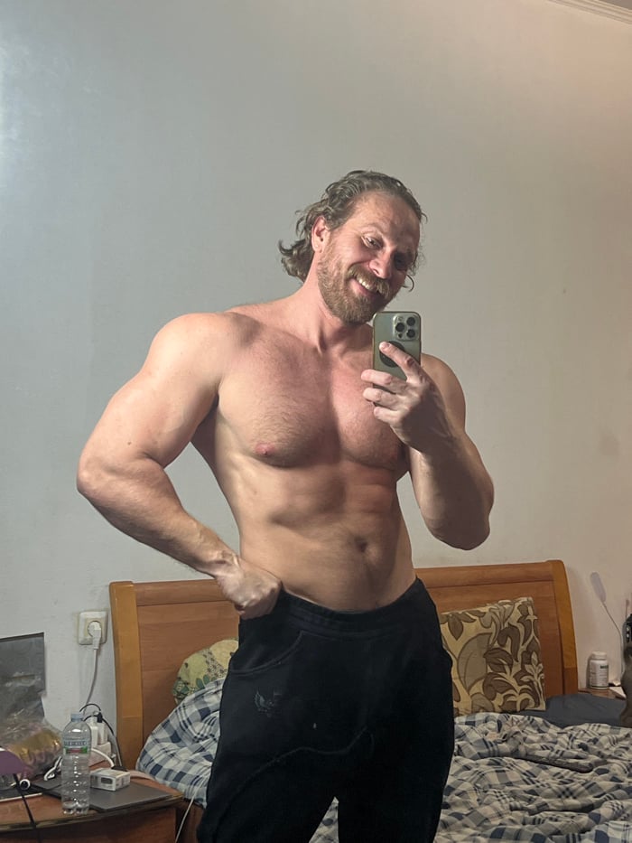 Man documents workout routine across Saint Petersburg gyms