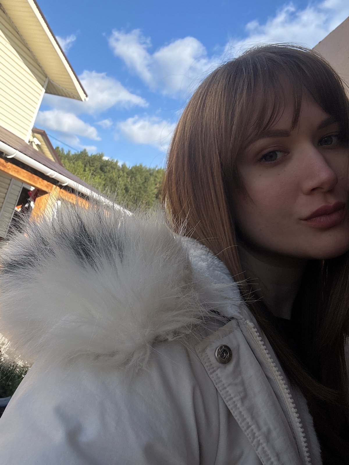 Spring afternoon activities documented in Chaikovsky park area